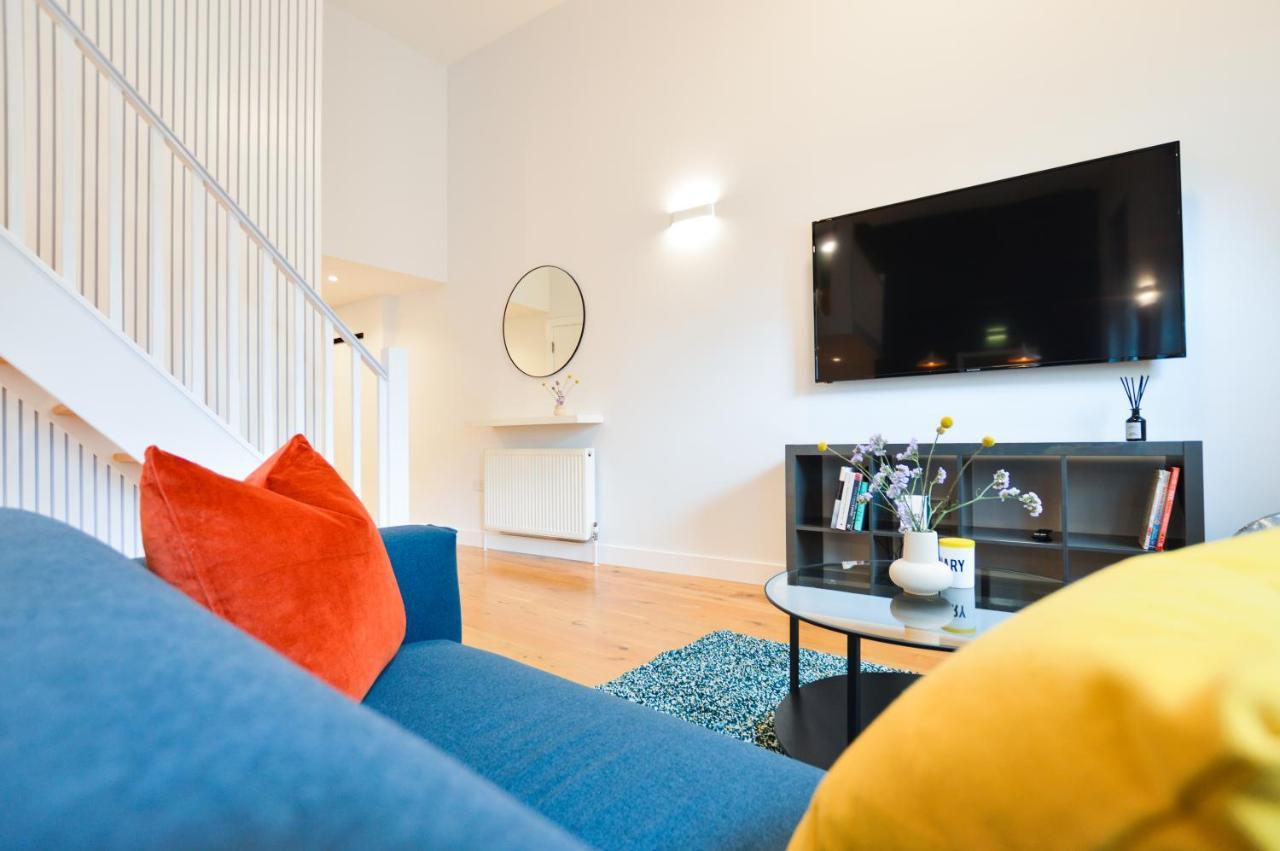 Spacious West Hampstead Apartment With Mezzanine Bedroom By Concept Apartments London Exterior foto