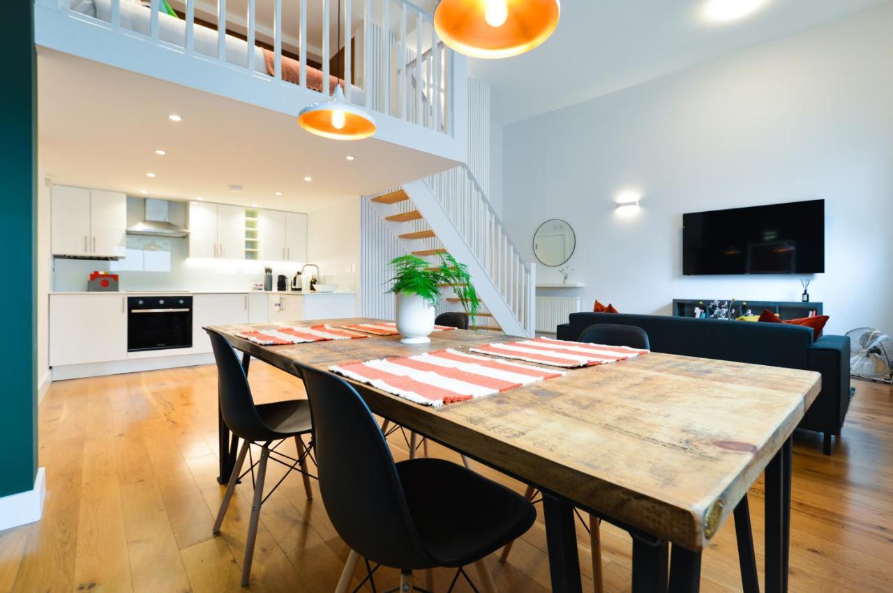 Spacious West Hampstead Apartment With Mezzanine Bedroom By Concept Apartments London Exterior foto