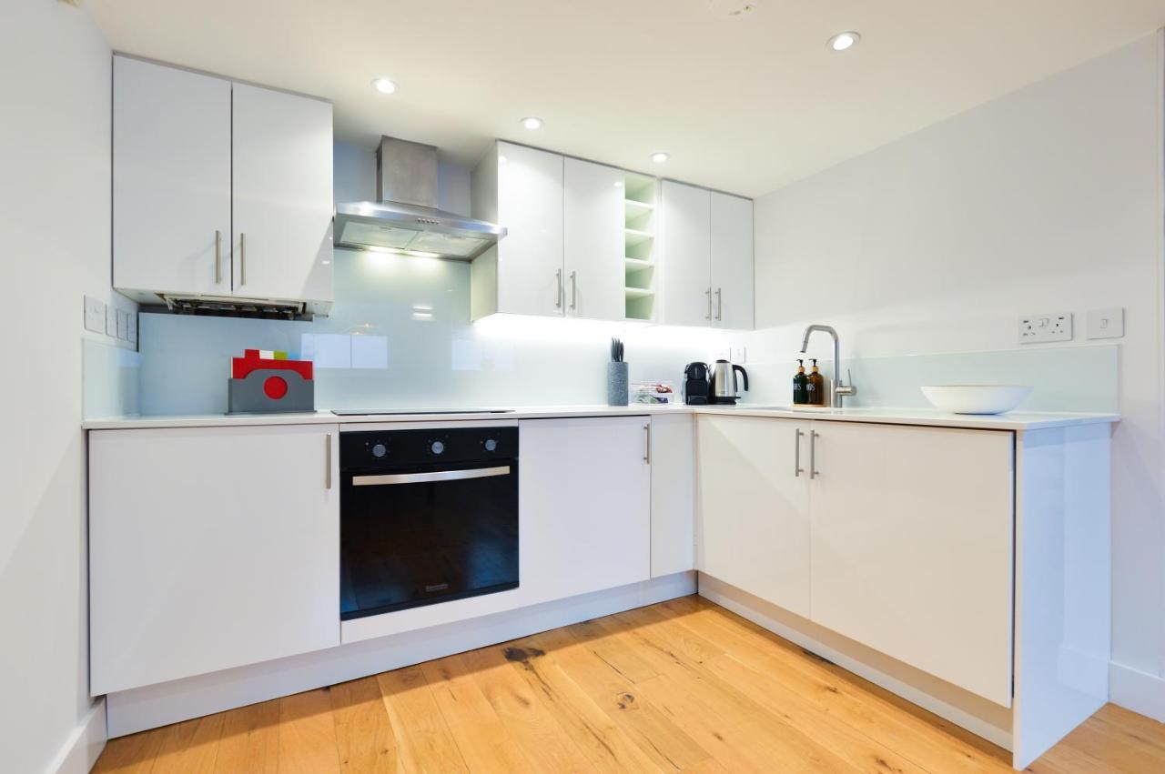 Spacious West Hampstead Apartment With Mezzanine Bedroom By Concept Apartments London Exterior foto