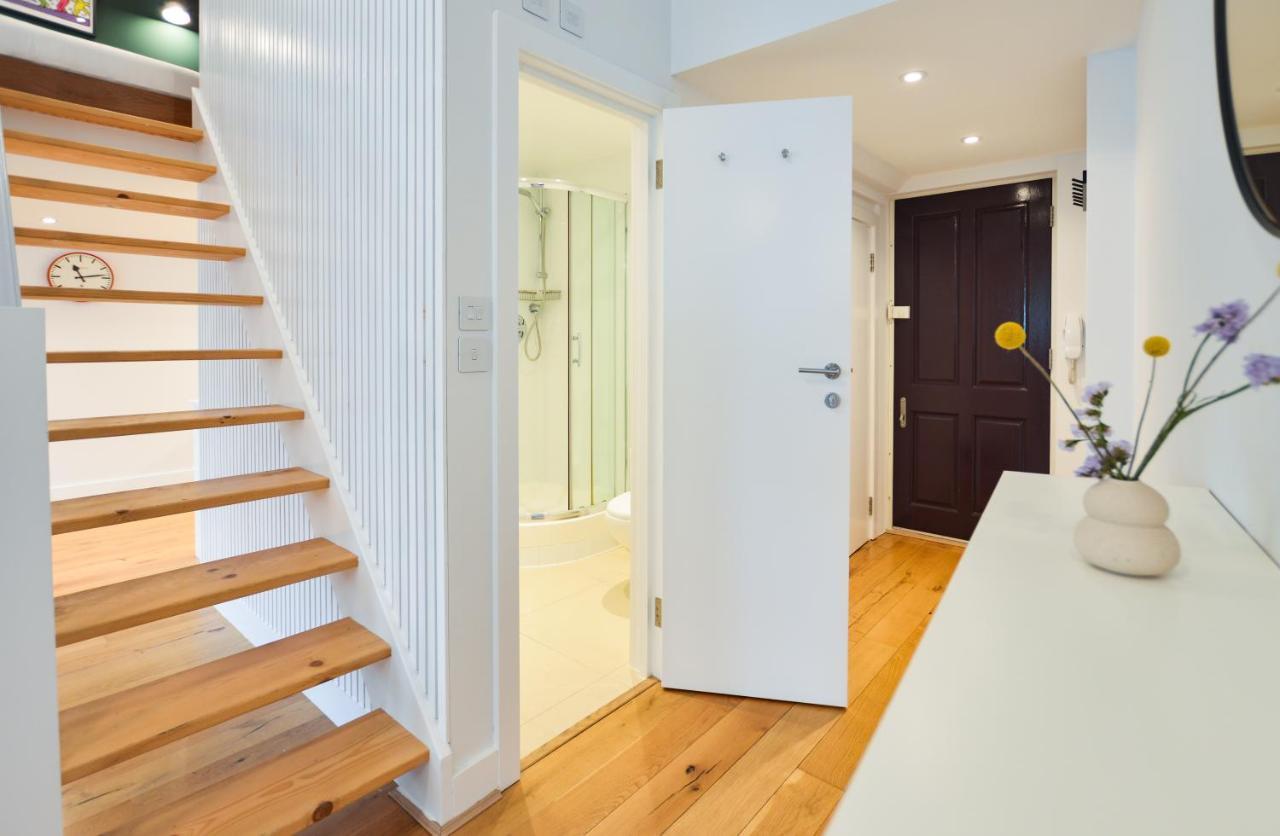 Spacious West Hampstead Apartment With Mezzanine Bedroom By Concept Apartments London Exterior foto